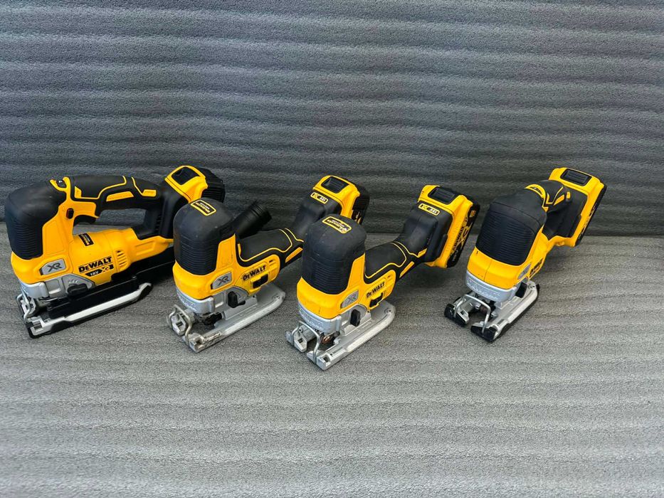 Radio Dewalt  DCR029QW-Fierestrau pendular Dewalt DCS334.DCS335-Rotopercutor Dewalt DCH133-Circular Dewalt DCS391-Impact bit Dewalt DCF887