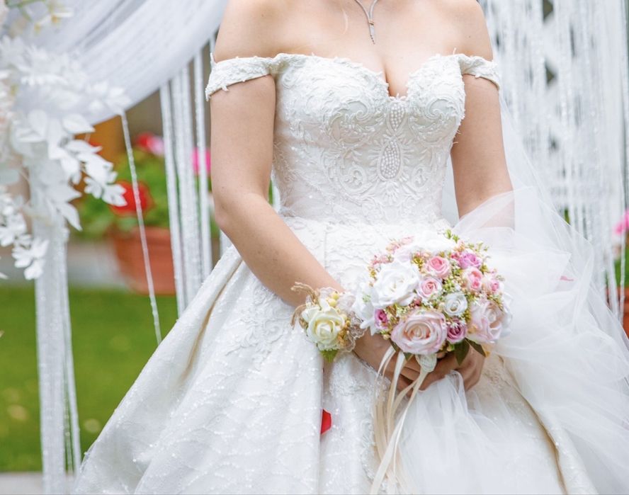 Булчинска рокля