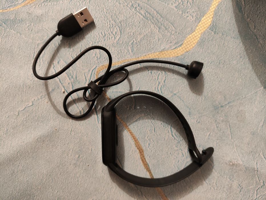 Mi band 5 продам