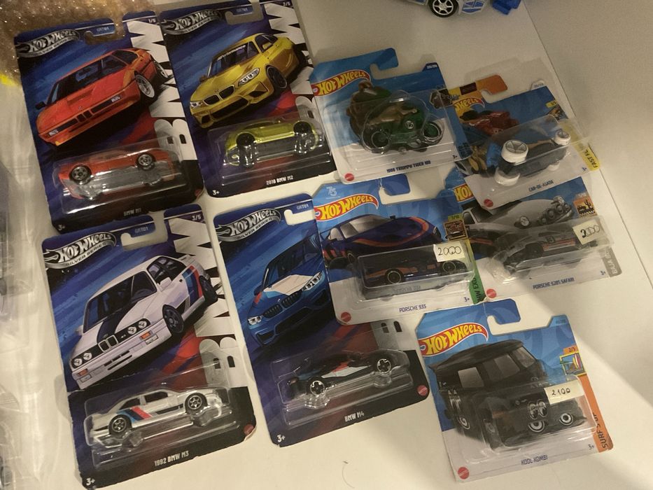 Продам машинки хот вилс