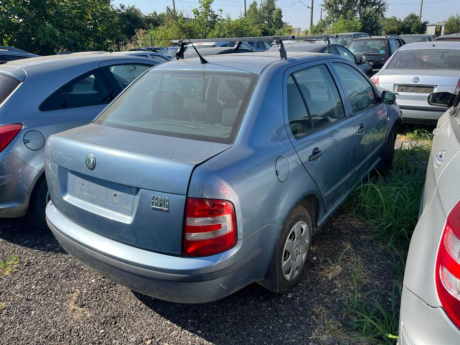 Dezmembrez Skoda Fabia 1 facelift limuzina bleo 1,2 benzina 2006