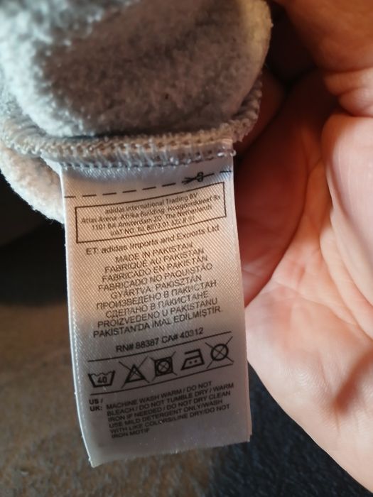 Vând hanorac bluza adidas