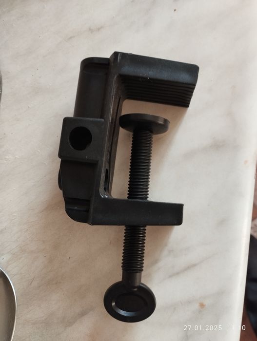 Кронштейн для настольной лампы