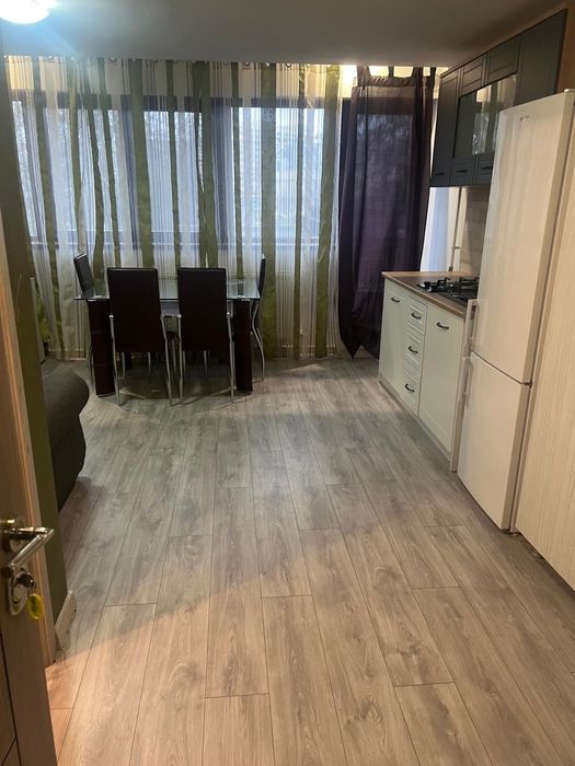 De închiriat apartament cu o cameră.