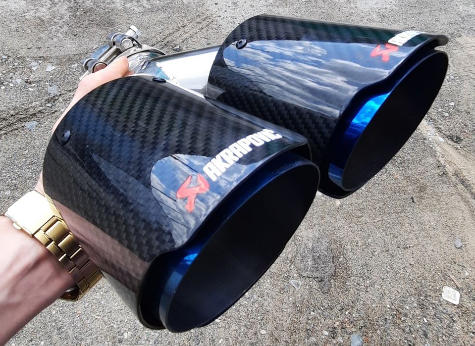 Продам насадку Akrapovic