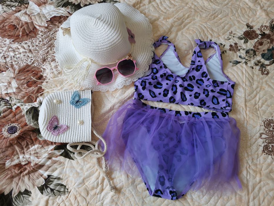 Costum baie 3 piese, pălărie, gentuța și ochelari de soare- 6 ANI