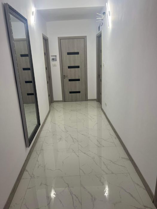 Inchiriez casa cu 3 camere