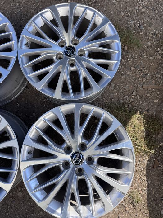 Диски от Камри 70   р18