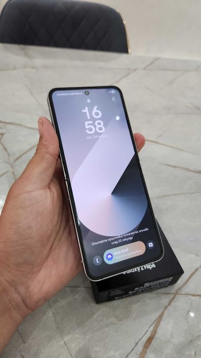 Samsung Galaxy Flip 6