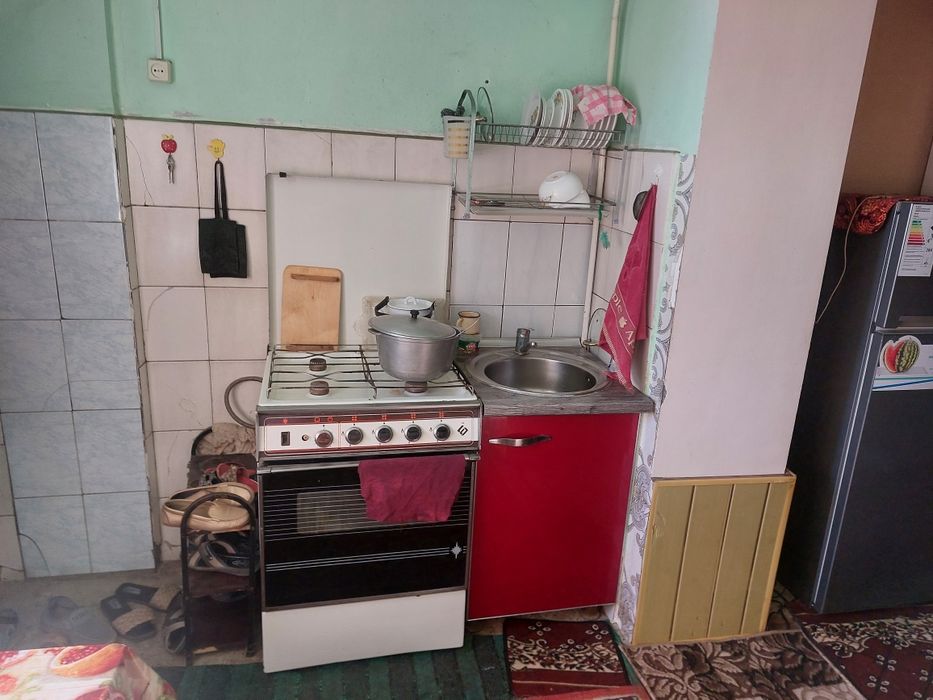 Продаётся квортира двух комнаный.Адрес:северный