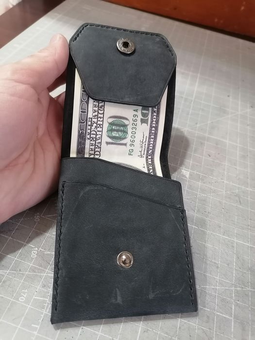 Портмоне американская модель изделия из натуральной кожи