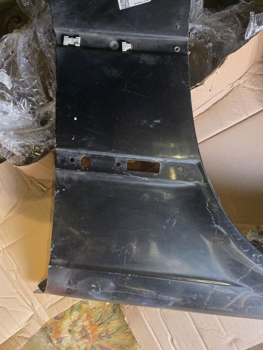 Продам  крыло левое рест е38 БМВ