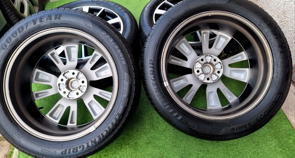 Продавам 4бр оригинални 19-ки джанти с летни гуми за Нисан X-Trail, Qashqai, Dacia, Renault