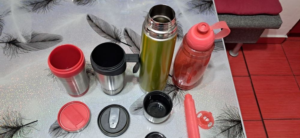 Termos,2 cani cafea,sticla apa