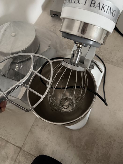 Миксер планетарный профессиональный