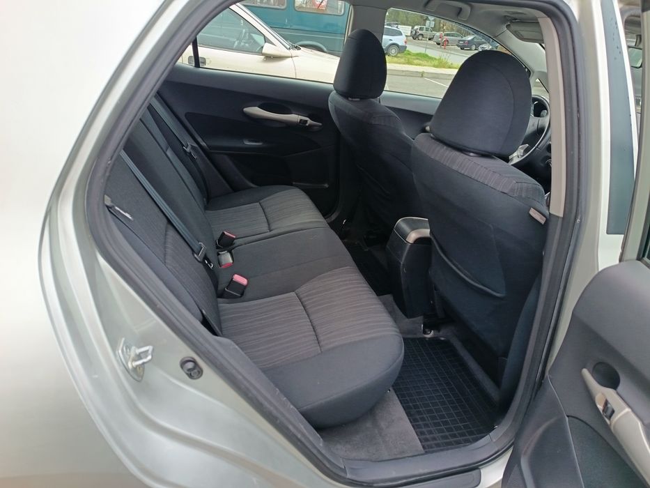 Тойота Аурис 1,6 124к.с. 2008 АГУ