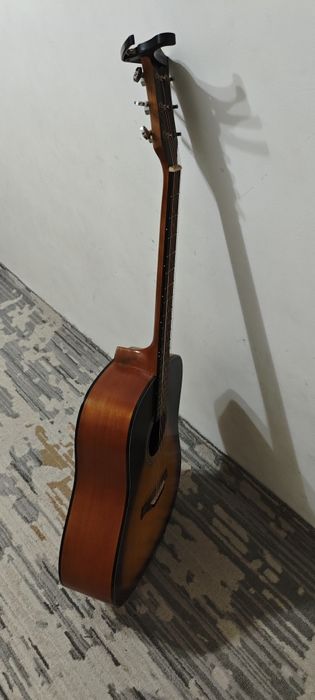 Акустическая гитара