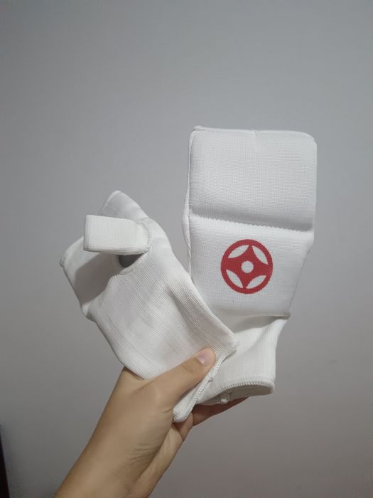 экипировку киокушинкай, шлем, перчатки