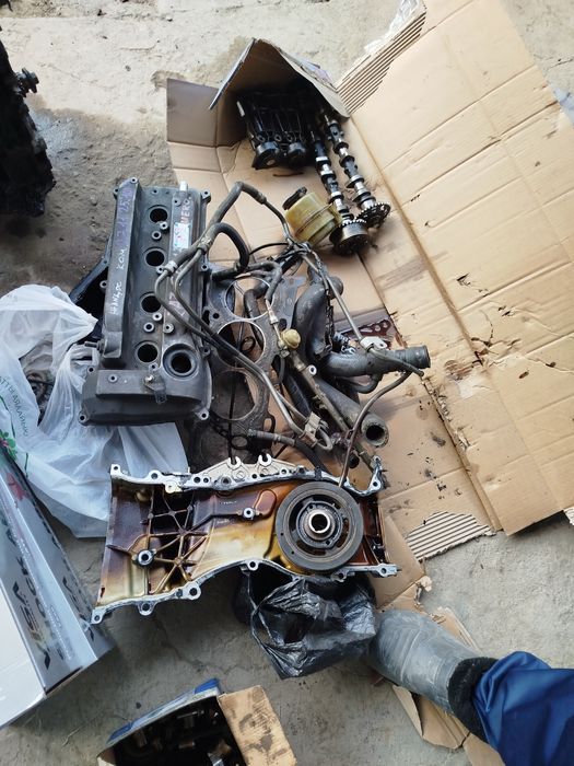 Двигатель 2AZ FE разобранный