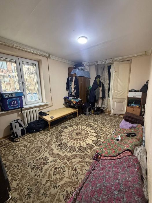 Сотилади Чилонзор 15 квартал 2 хонали разделка