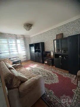 Чиланзар 8.  Продается.  3/4/4.  3 х комнатная квартира