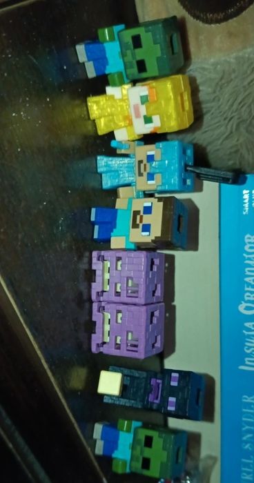 Jucarii kinder joy cu Minecraft