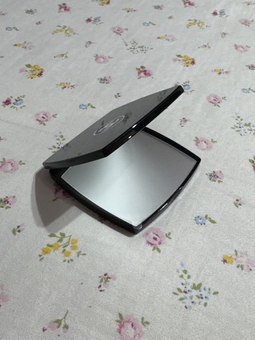 Oglinda Chanel Miroir Double Facettes