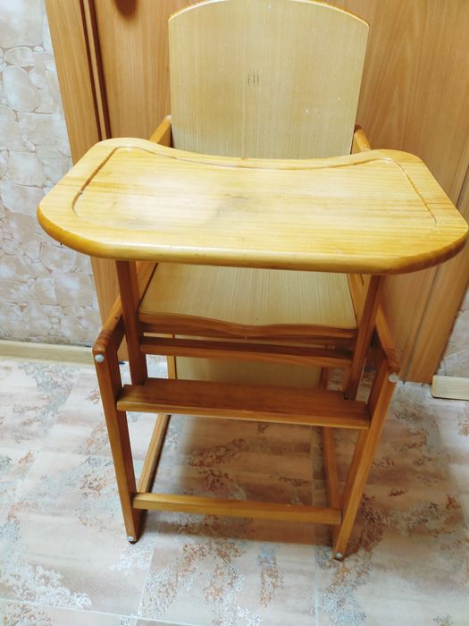 Детский стульчик для кормления