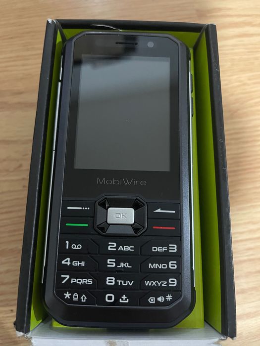 Vând telefon nou în cutie