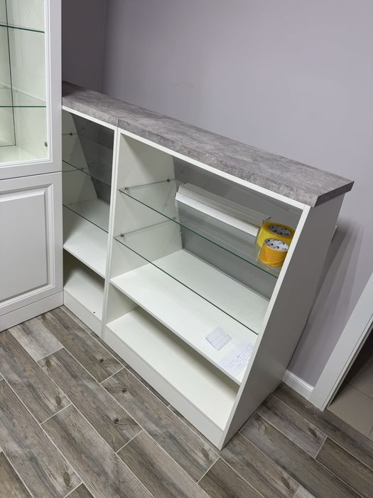 Продам витрины рецепшен