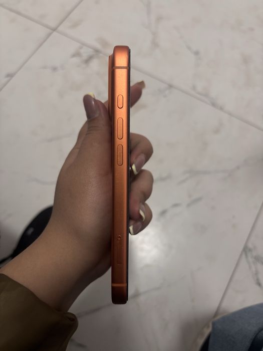 Iphone 17pro Оранжевый