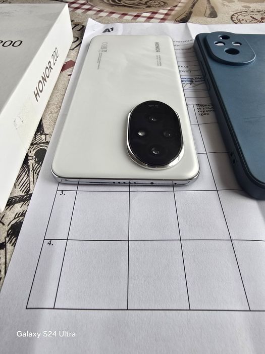 Honor 200 12/512GB.  Гаранция