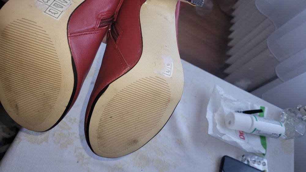 Cizmulite buffalo london ,stare buna marime 36