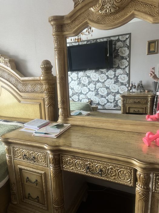 Спальный гарнитур