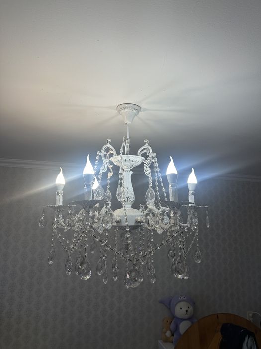 Продаются люстры