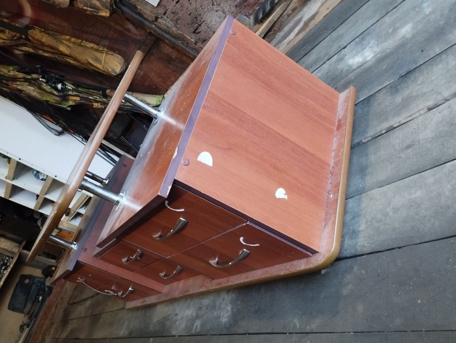 Продам тумбочку под телевизор