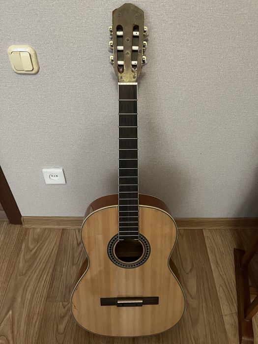 Классическая гитара Deviser. Срочно!