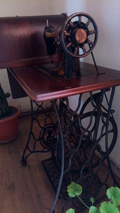 Masina cusut SINGER
