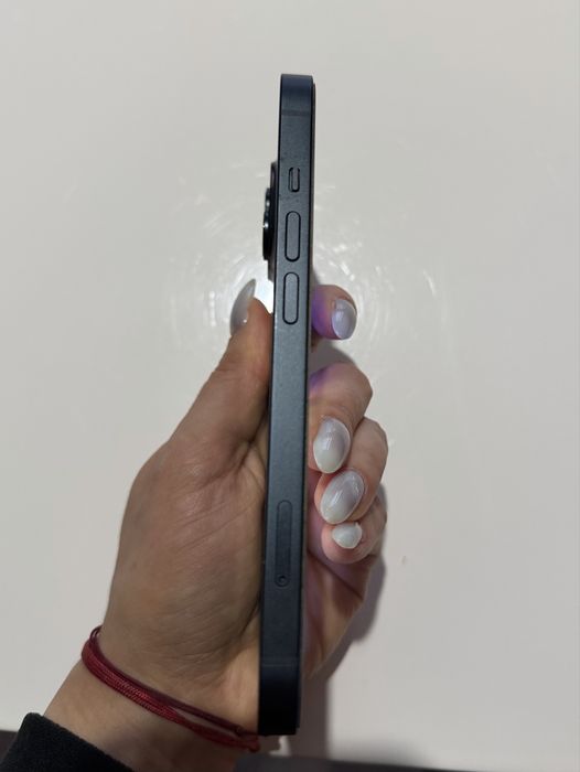 Телефон iPhone 14