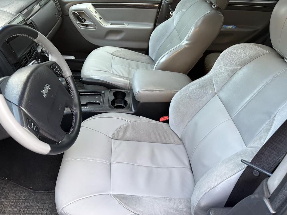 Jeep Grand Cherokee Black Pearl Edition