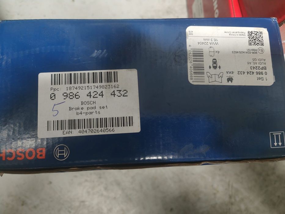 Set discuri ventilate si placute frane fata pentru Audi A4, A6, Q5.