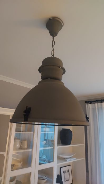 Lustra pemdul industrial gri beton