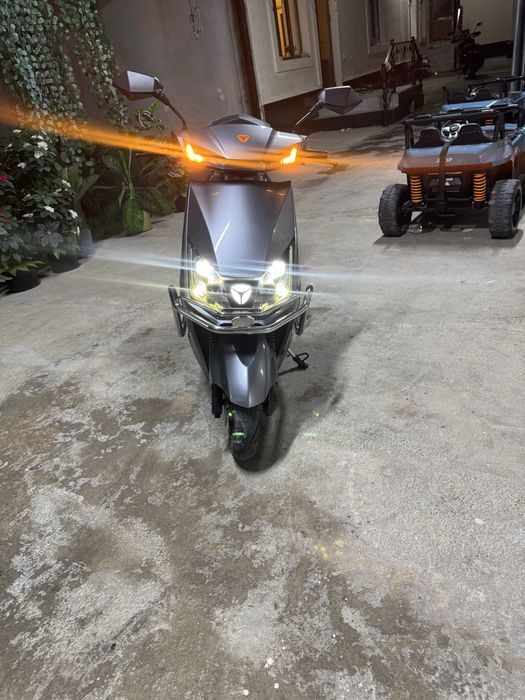 Sukuter elktroniy moto bayk matasekil