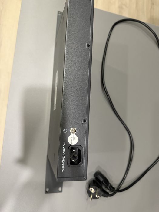 Комутатор tp-link switch 24 порта