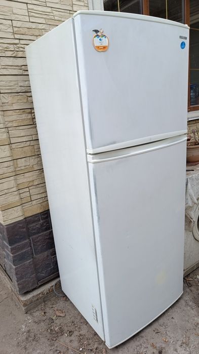 Холодильник Samsung