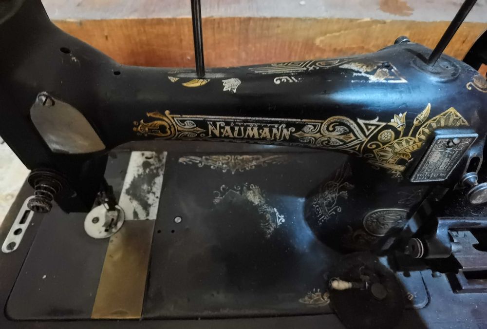 Шевна машина Науман  с антикварна стойност на над 150 г