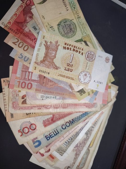 Продам купюры.     Б