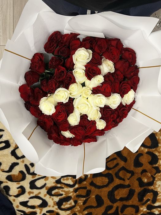 Меровые розы 71 шт 15к