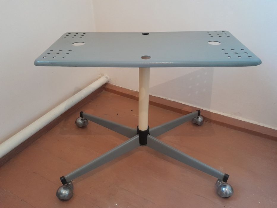 Столик для телевизора