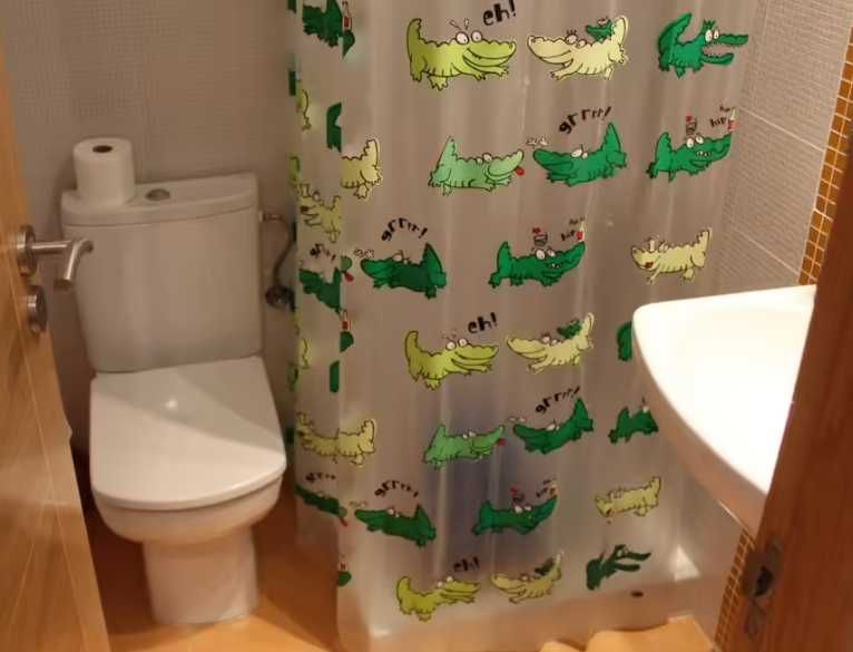 Дава се под наем Тристаен апартамент в Бургас, Ветрен - 110 кв.м за 357 € - Снимка #2